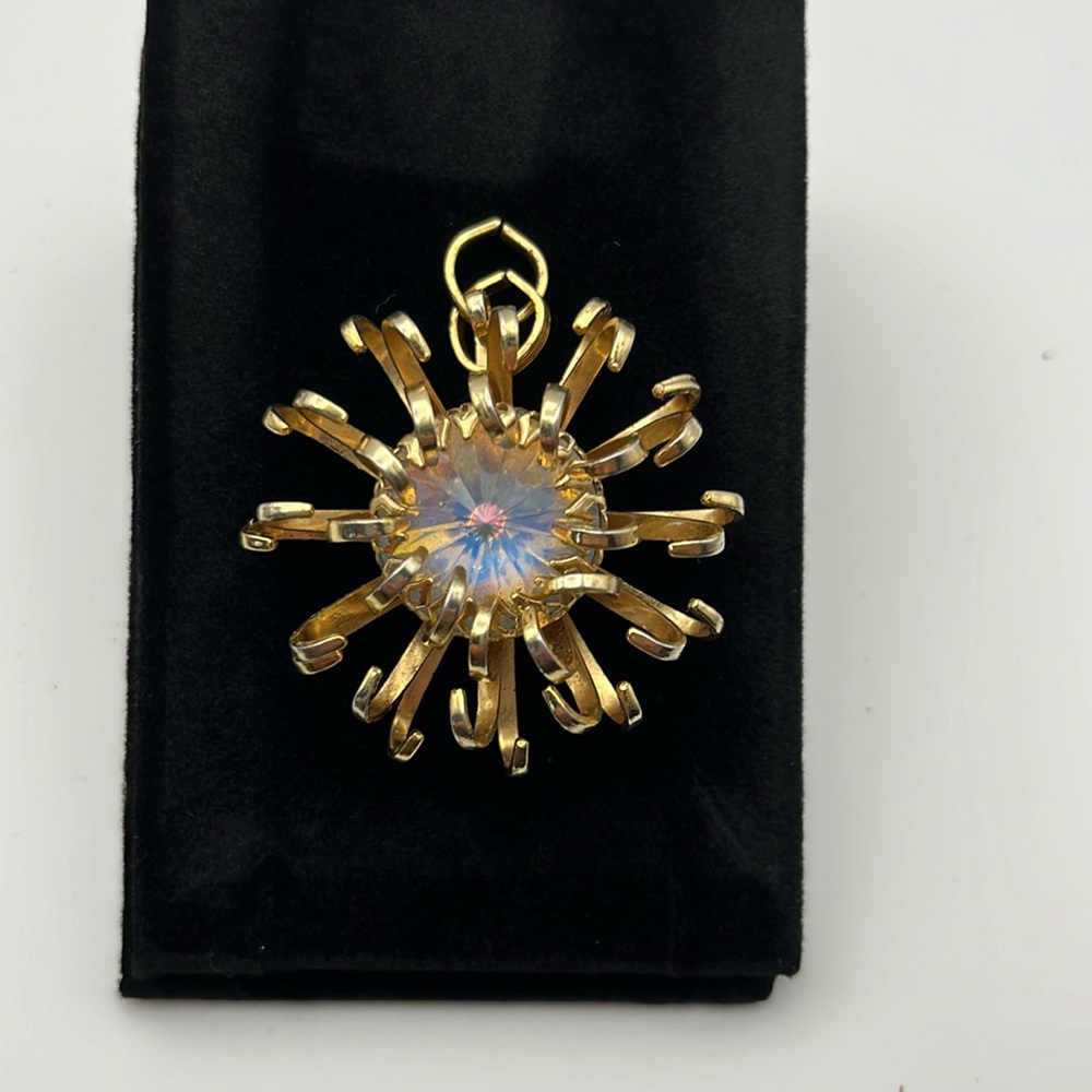Vintage SARAH COVENTRY Brooch Crystal Pin Flower Sputnik mystic Blue Jewelry